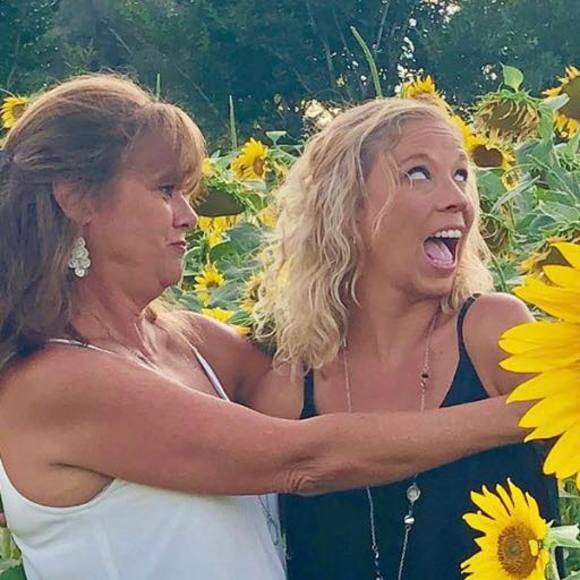 Meet your Posher, Stephanie - Picture 1 of 1